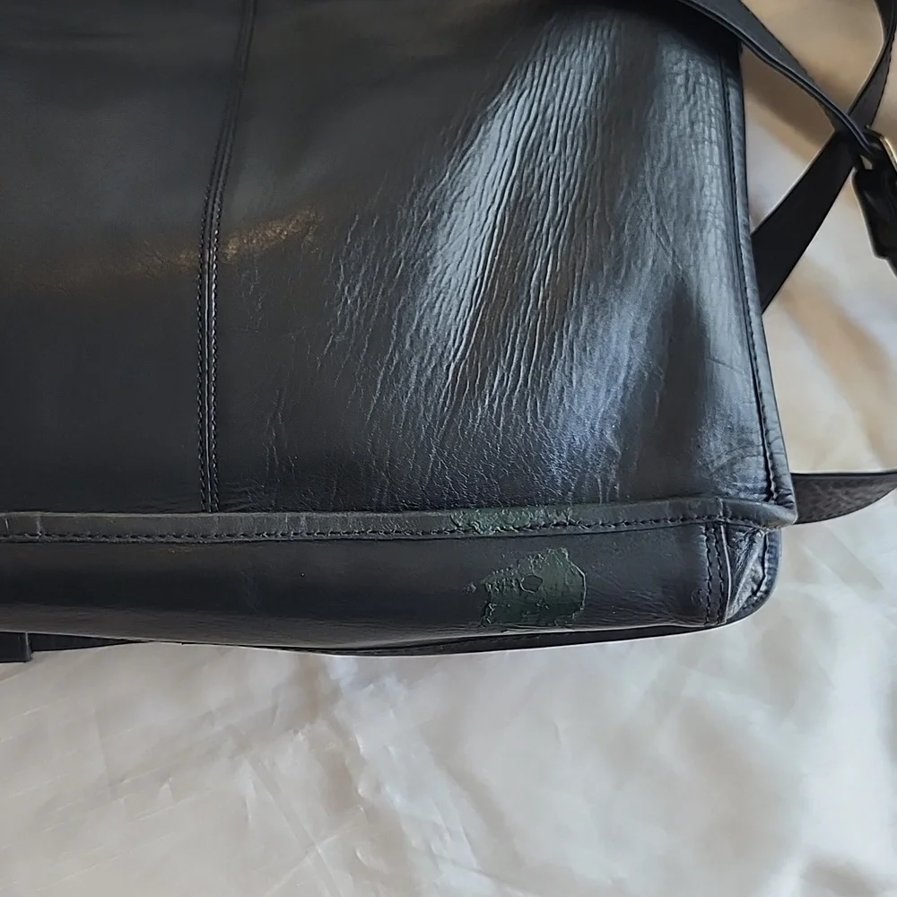 Vintage Unbranded Good Condition Black Leather Shoulder Messenger Bag, $49